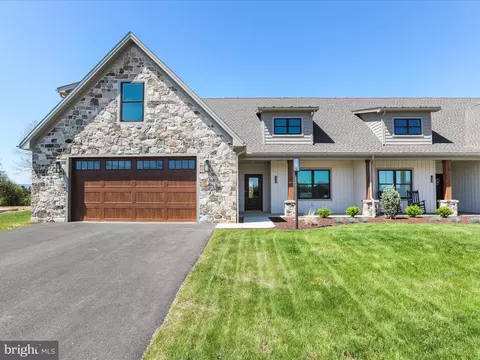 149 Matthew Dr, Chambersburg, PA 17201