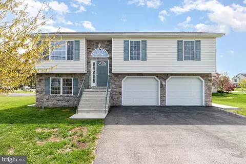 10700 Thornwood Rd, Shippensburg, PA 17257