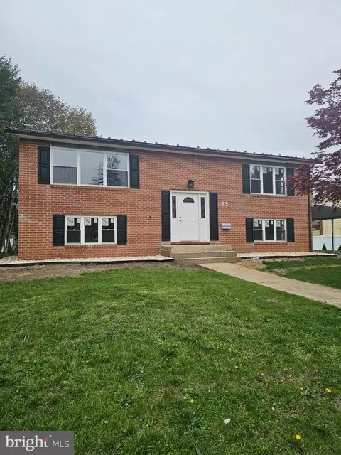 19 Edgelea Dr, Chambersburg, PA 17201