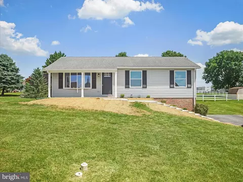 13756 Donovan Dr, Greencastle, PA 17225