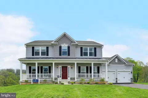 174 Paradise View Dr, Greencastle, PA 17225