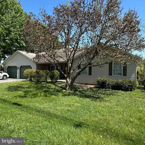 1840 Edgar Ave, Chambersburg, PA 17201