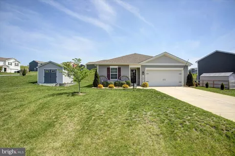 10910 Ridge Crest Dr, Waynesboro, PA 17268