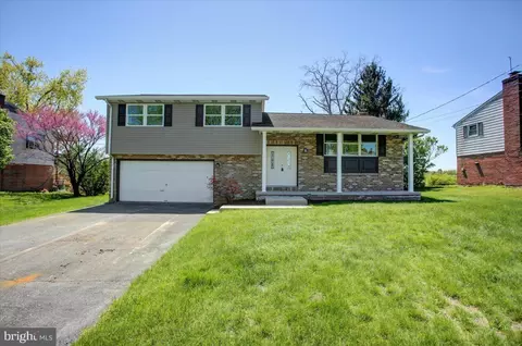 3780 Lisbon Dr, Chambersburg, PA 17202