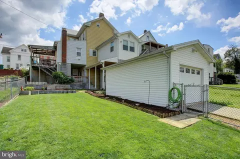 138 S Church St, Waynesboro, PA 17268