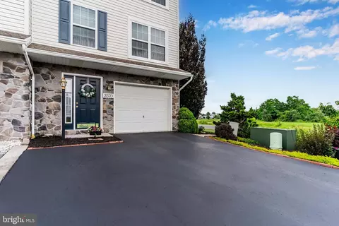 3570 Pinecrest Ct, Fayetteville, PA 17222