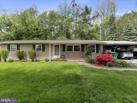 9941 Hades Church Rd, Greencastle, PA 17225