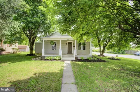 614 Hollywell Ave, Chambersburg, PA 17201