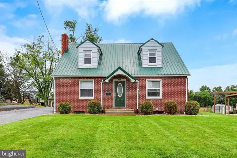 382 W Main St, Fayetteville, PA 17222