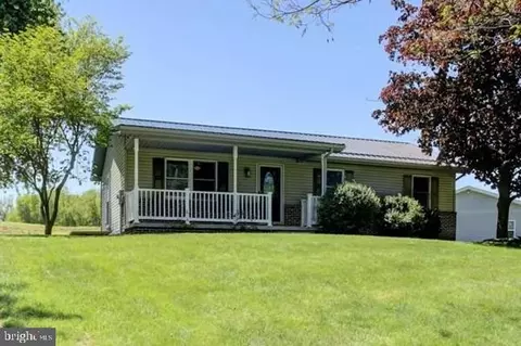 1534 Meadow Green Ln, Chambersburg, PA 17202