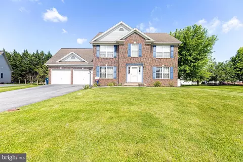 13201 Shawnee Cir E, Waynesboro, PA 17268
