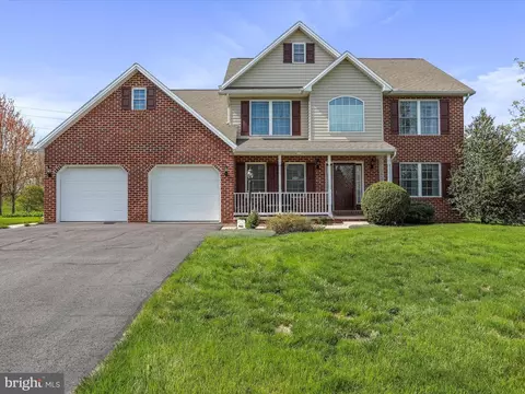 1419 Hunters Chase, Chambersburg, PA 17202