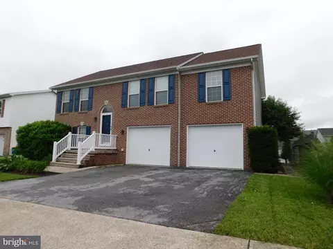158 S Phillips Ave, Waynesboro, PA 17268