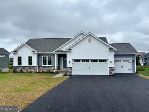 1245 Shannon Dr S, Greencastle, PA 17225