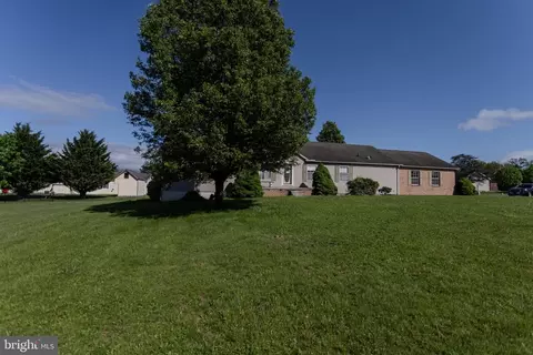 186 Hampton Dr, Chambersburg, PA 17202