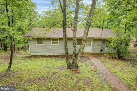 5730 Squirrel Rd, Fort Loudon, PA 17224