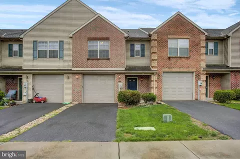 213 Meriweather Dr, Chambersburg, PA 17201
