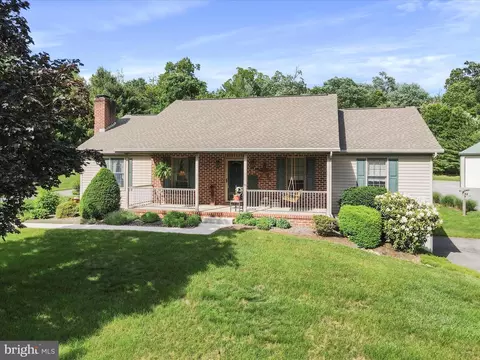 5762 White Church Rd, Shippensburg, PA 17257