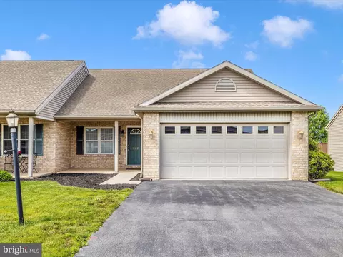 262 Lantern Ln, Chambersburg, PA 17201