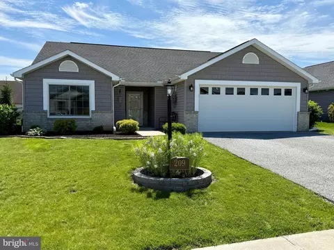 209 Benedict Ave, Chambersburg, PA 17201