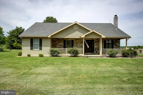 1500 Clay Hill Rd, Chambersburg, PA 17202