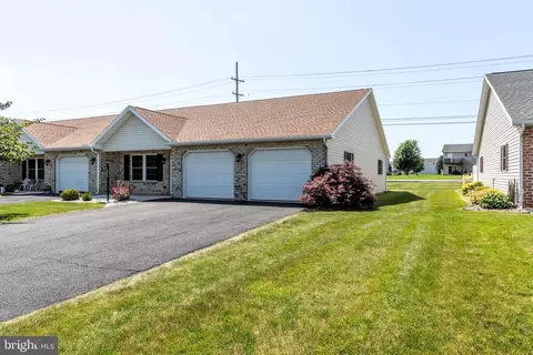 416 Kara Way, Shippensburg, PA 17257