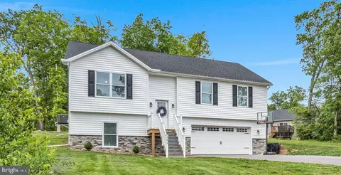 4079 Percy Ave, Chambersburg, PA 17202