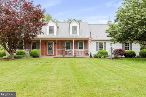 5670 Honey Rock Rd, Chambersburg, PA 17202