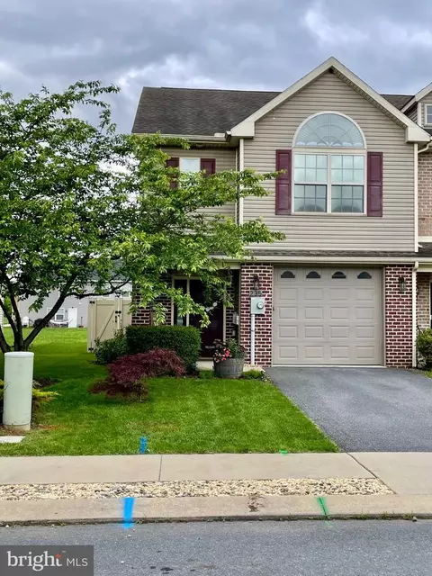 235 Meriweather Dr, Chambersburg, PA 17201