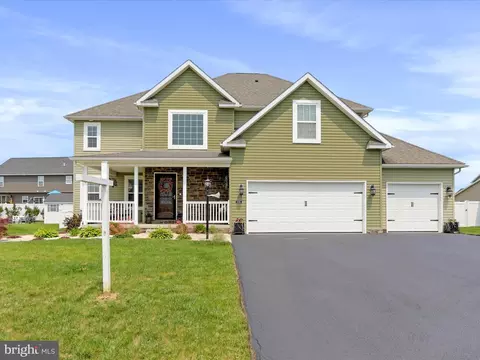 9295 Lindale Ave, Greencastle, PA 17225