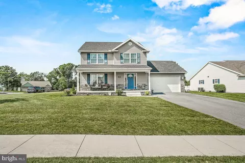 385 Blue Bird Trl, Greencastle, PA 17225