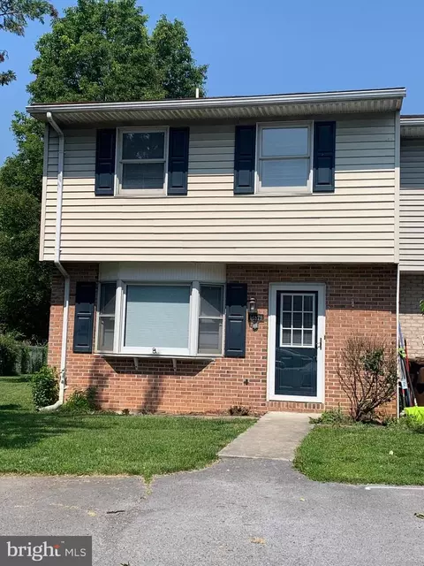 14879 Robinhood Cir, Greencastle, PA 17225