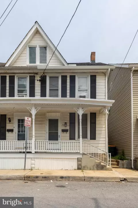 113 E North St, Waynesboro, PA 17268