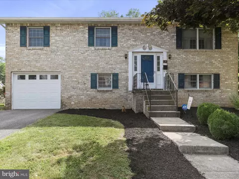 32 Edgelea Dr, Chambersburg, PA 17201