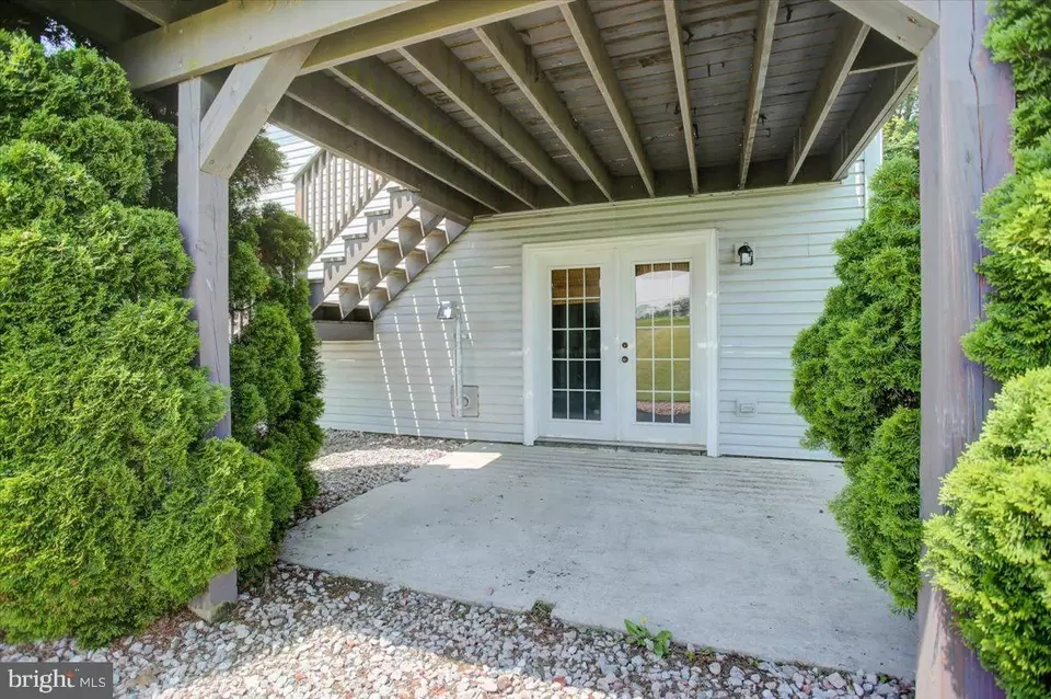 Exterior - 652 Greenfield Dr, Chambersburg, PA 17202 photo 10 of 10