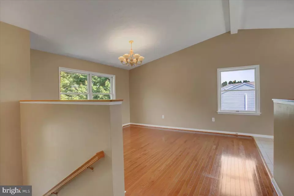 Living - 652 Greenfield Dr, Chambersburg, PA 17202 photo 1 of 3