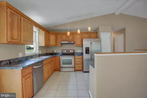 Kitchen - 652 Greenfield Dr, Chambersburg, PA 17202 photo 1 of 3