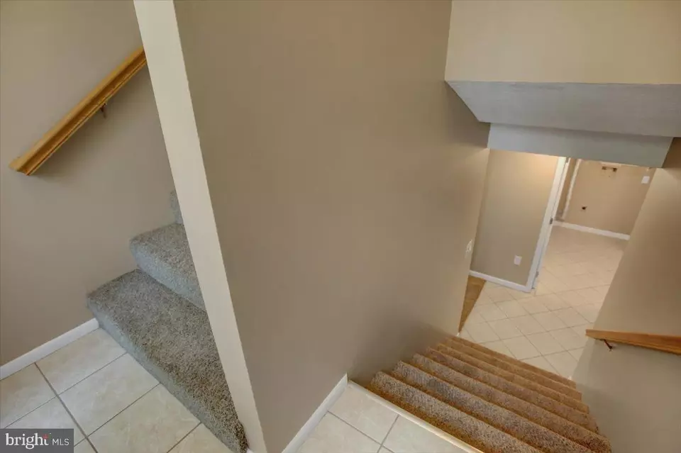 Entry Way - 652 Greenfield Dr, Chambersburg, PA 17202 photo 4 of 7