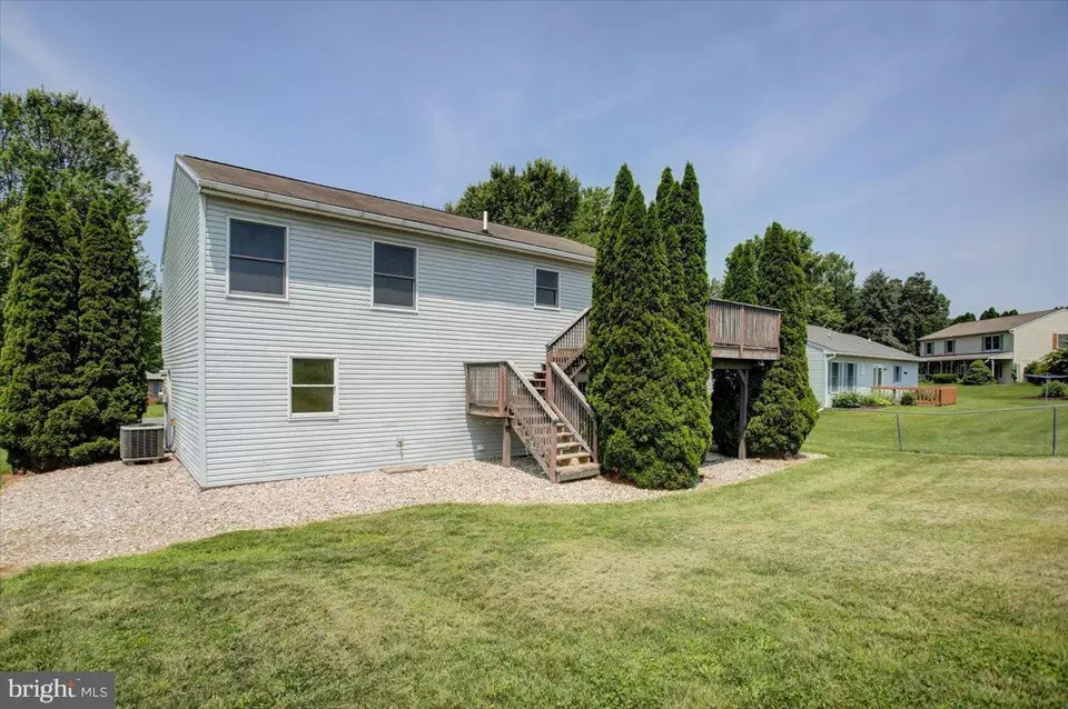 Exterior - 652 Greenfield Dr, Chambersburg, PA 17202 photo 9 of 10