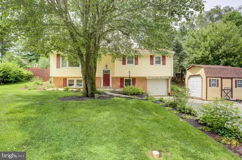 140 Echo Dr, Chambersburg, PA 17202