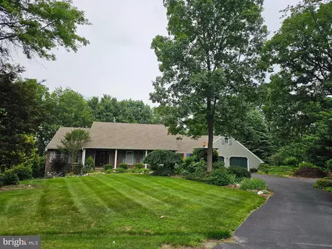 11388 Valleywood Dr, Waynesboro, PA 17268