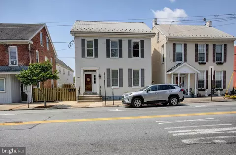 254 W Main St, Waynesboro, PA 17268