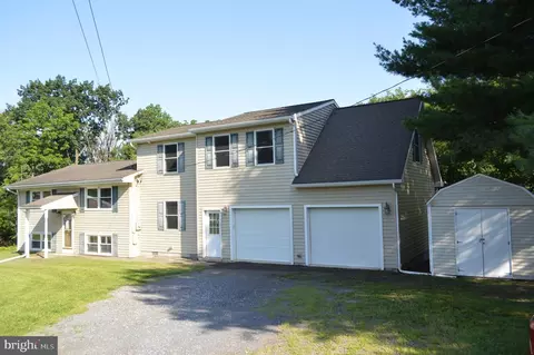 11495 Fisher Dr, Greencastle, PA 17225