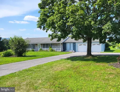 5891 Snider Rd, Saint Thomas, PA 17252