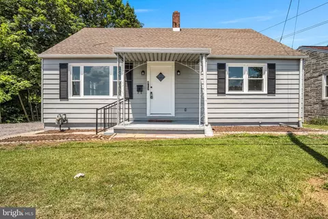 407 W Main St, Fayetteville, PA 17222