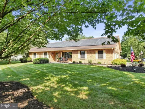 1050 Fiddlers Rd, Chambersburg, PA 17202