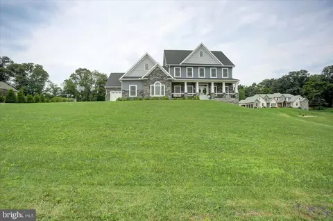 161 Lindman Dr, Chambersburg, PA 17201