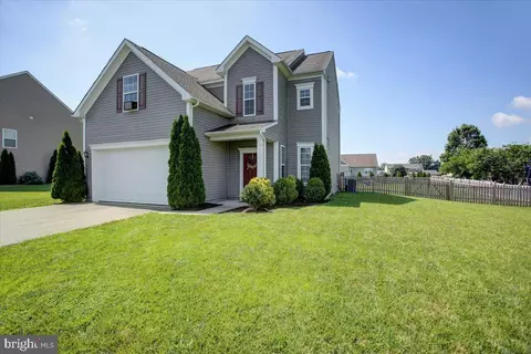 784 Bristol Dr, Greencastle, PA 17225