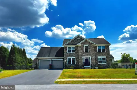 14732 Cedarbrook Dr, Greencastle, PA 17225
