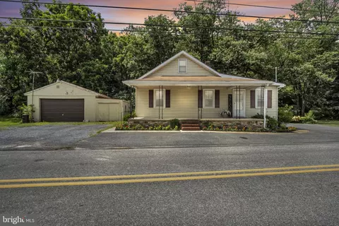 9145 Pineville Rd, Shippensburg, PA 17257
